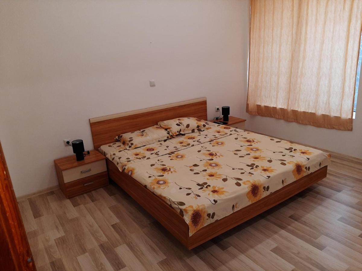 Къща За Гости Градина Aheloy Bagian luar foto